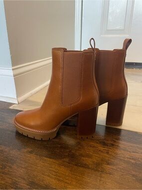 Tory Burch Carson lug sole boots women’s size 7